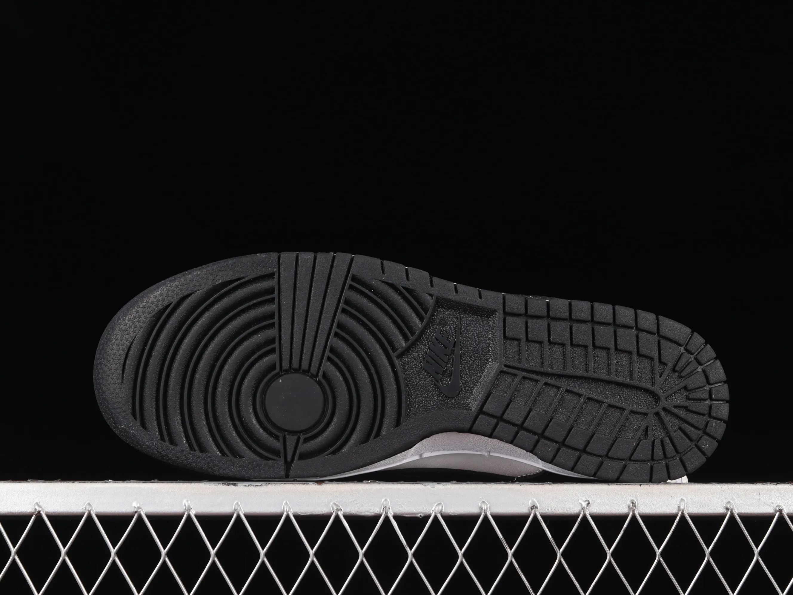 All Categories Nk SB Dunk Series Nk SB Dunk Low Low-top Sneakers B1 Special Price Nk SB Dunk Low Black and White Panda SB Smashed Backboard Fashion Casual Sneakers DD1391-100